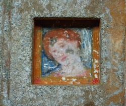 Ostrusha höyüğünde kızıl saçlı kadın freski