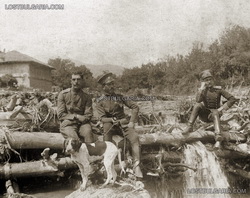 Tekirdağ'ın batı sınırındaki Marmara Denizi kıyılarında çekilmiş fotoğraf. 4ncü Süvari Alayı askerleri Mayıs 1913