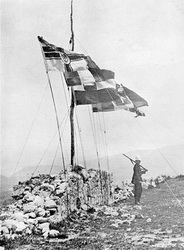 İşkodra'da büyük devletlerin bayrakları