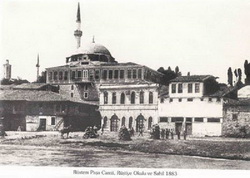1883 yılında Rüstem Paşa Camii, Rüştiye okulu ve sahil