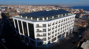 Des Otel