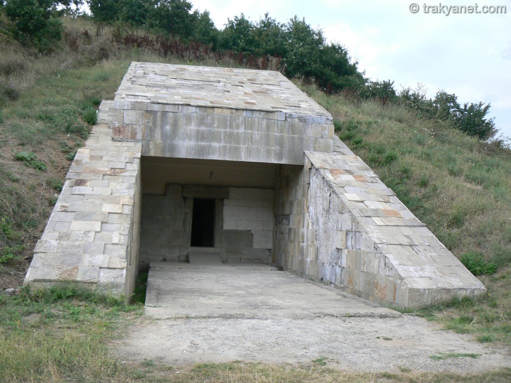 New Thracian graves found